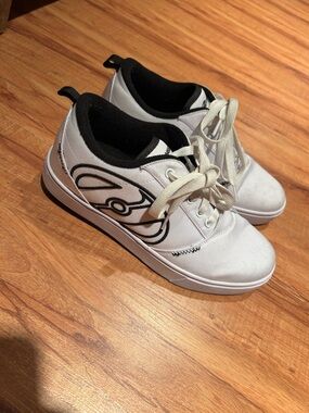 Heelys White and Black Low-Top Athletic Shoes